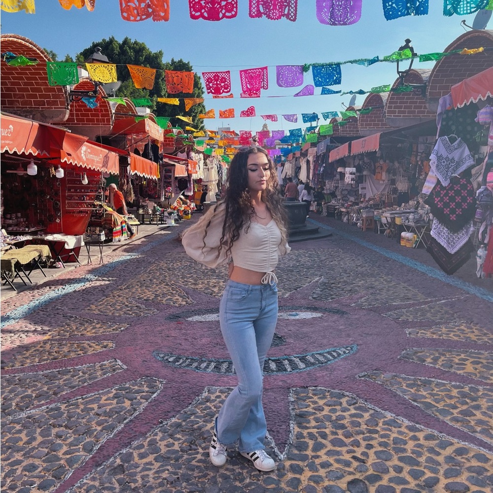 Meet your Posher, Elena